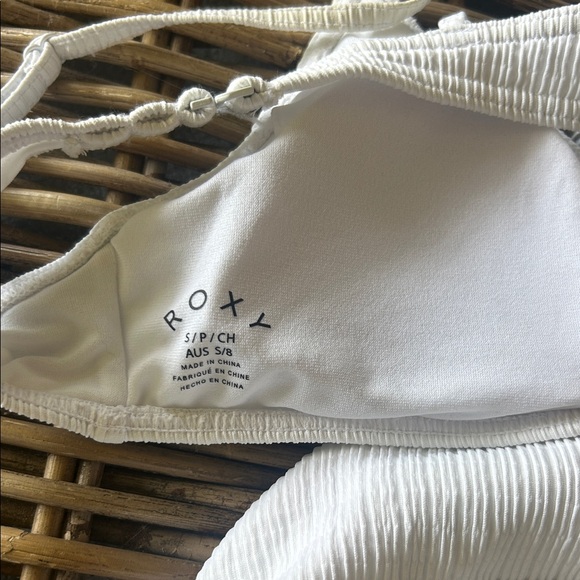 Roxy Ribbed Bikini Set. Never worn - Picture 4 of 4